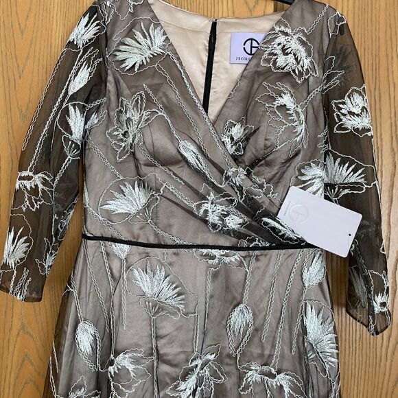 JS Collections Surplice Embroidered Gown dress Size 10 in Black nude - Picture 5 of 7